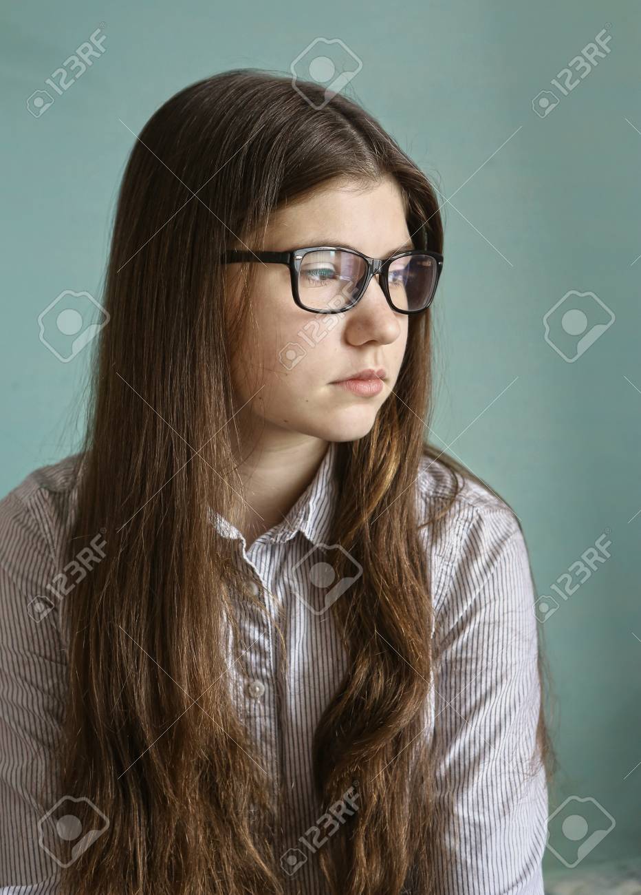 dave hitchcock recommends girl with brown hair and glasses pic