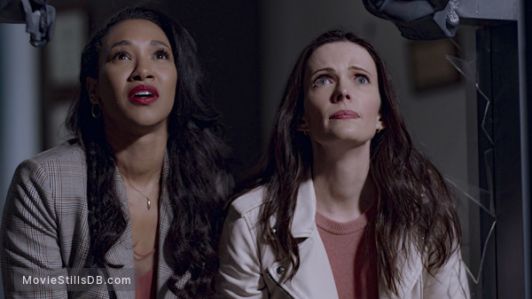 amy igou recommends Candice Patton Lesbian