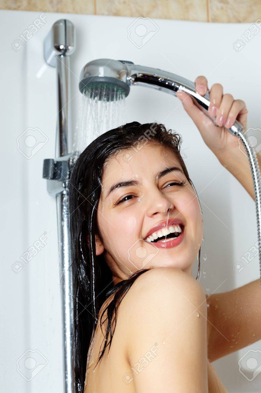 carole hong recommends Pictures Of Girls Taking A Shower
