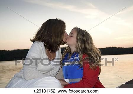 chloe maano recommends Real Mom And Daughter Kissing