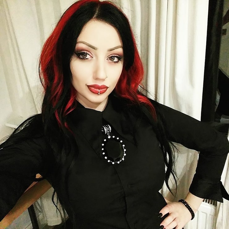 andrea nuzzo recommends Dani Divine No Makeup