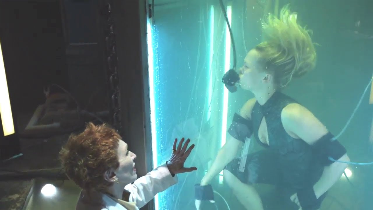 andrew buttner recommends Woman Underwater In Tank