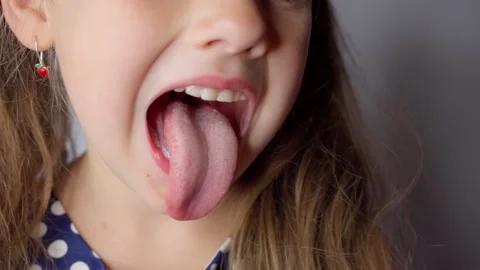 ben dror recommends Chick With Long Tongue