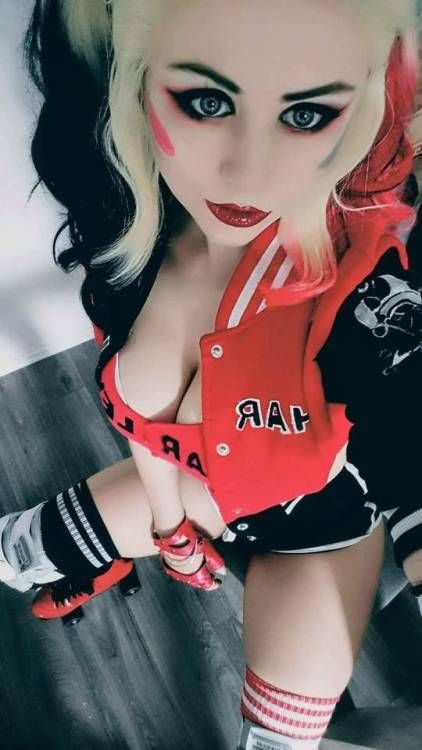 Busty Harley Quinn Cosplay fingering justporno