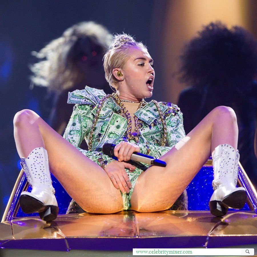 miley cyrus pussy eaten