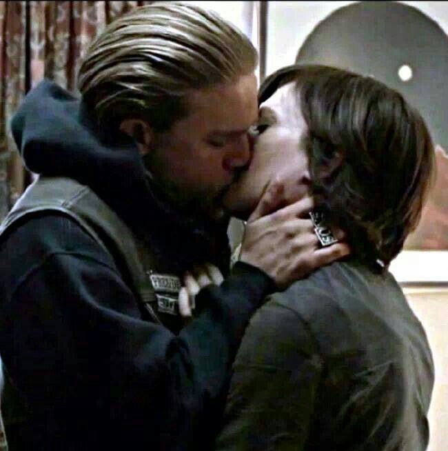 carl vill recommends maggie siff and charlie hunnam kiss pic