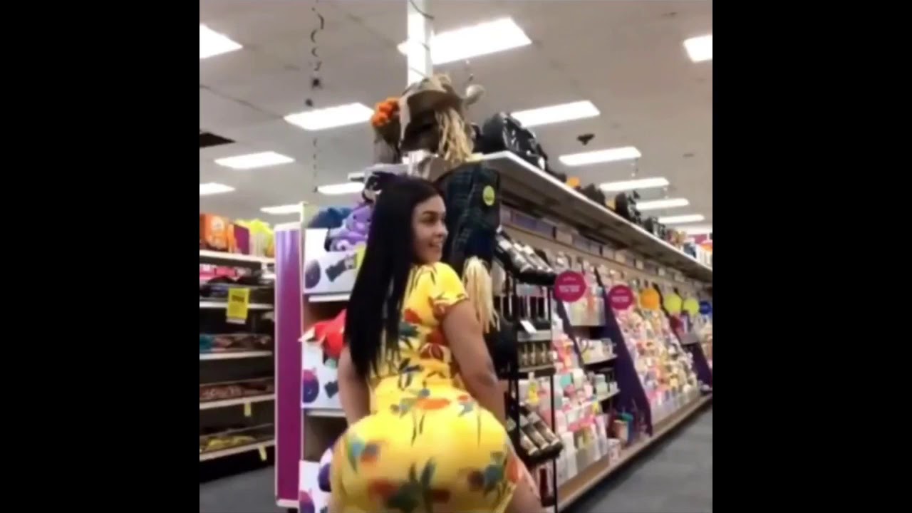 big booty latina twerking