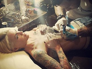 amaya powell share ruby rose full frontal photos