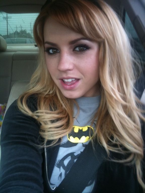 crystal horn recommends lexi belle without makeup pic