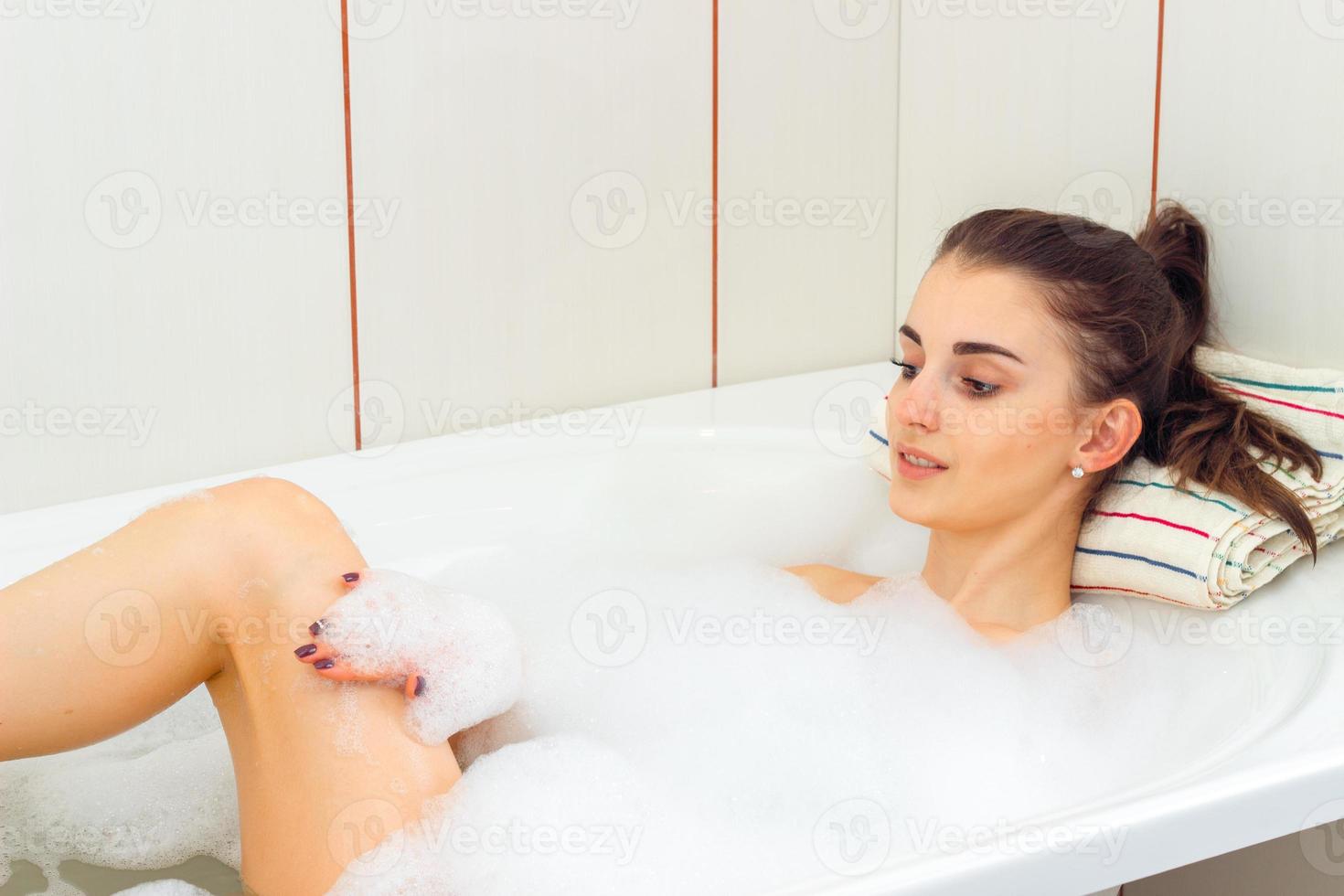 bassel jammal recommends girls in the tub pic