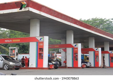 Gas Station Pics el bano