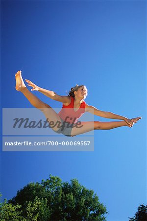 Women Jumping On Trampolines idol list