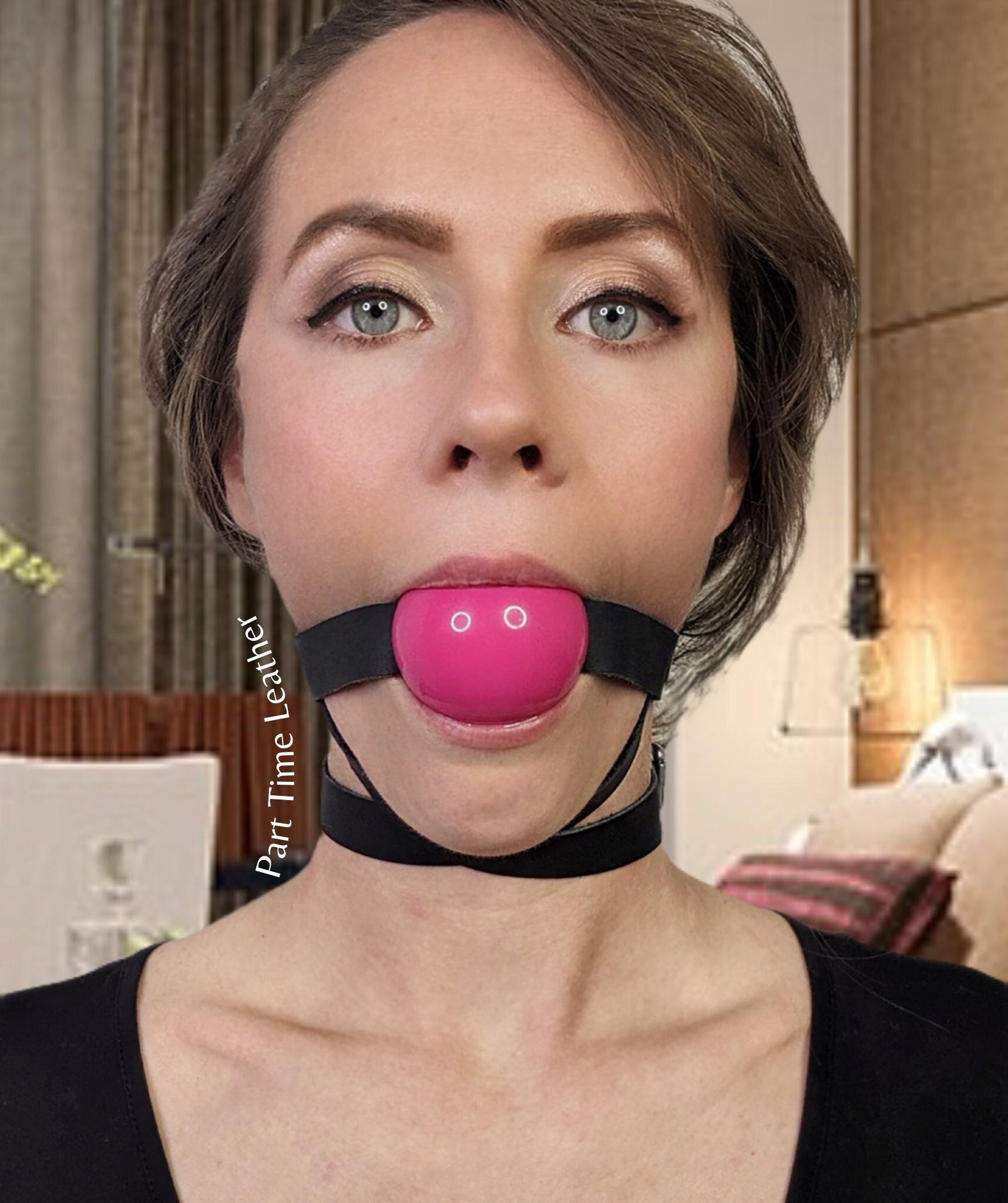 brennan verdin recommends How To Put On A Ball Gag