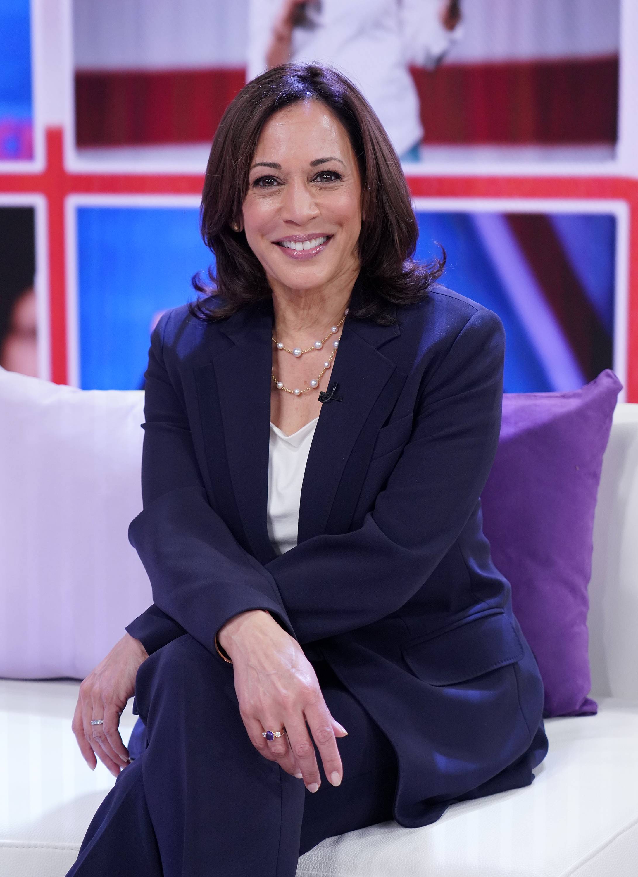 doug ertl recommends Kamala Harris Upskirt