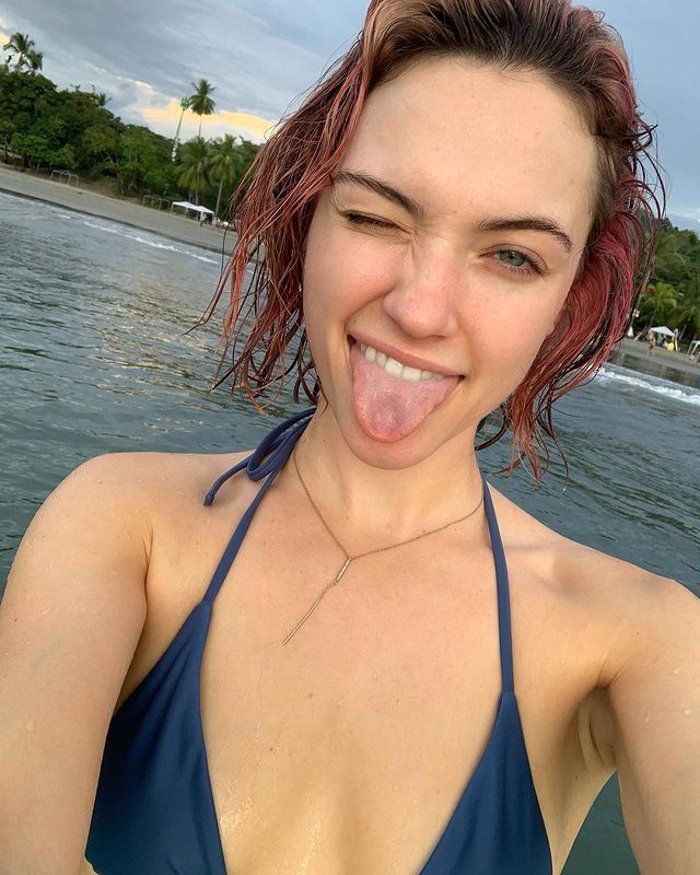 cayla jackson add photo violett beane in a bikini