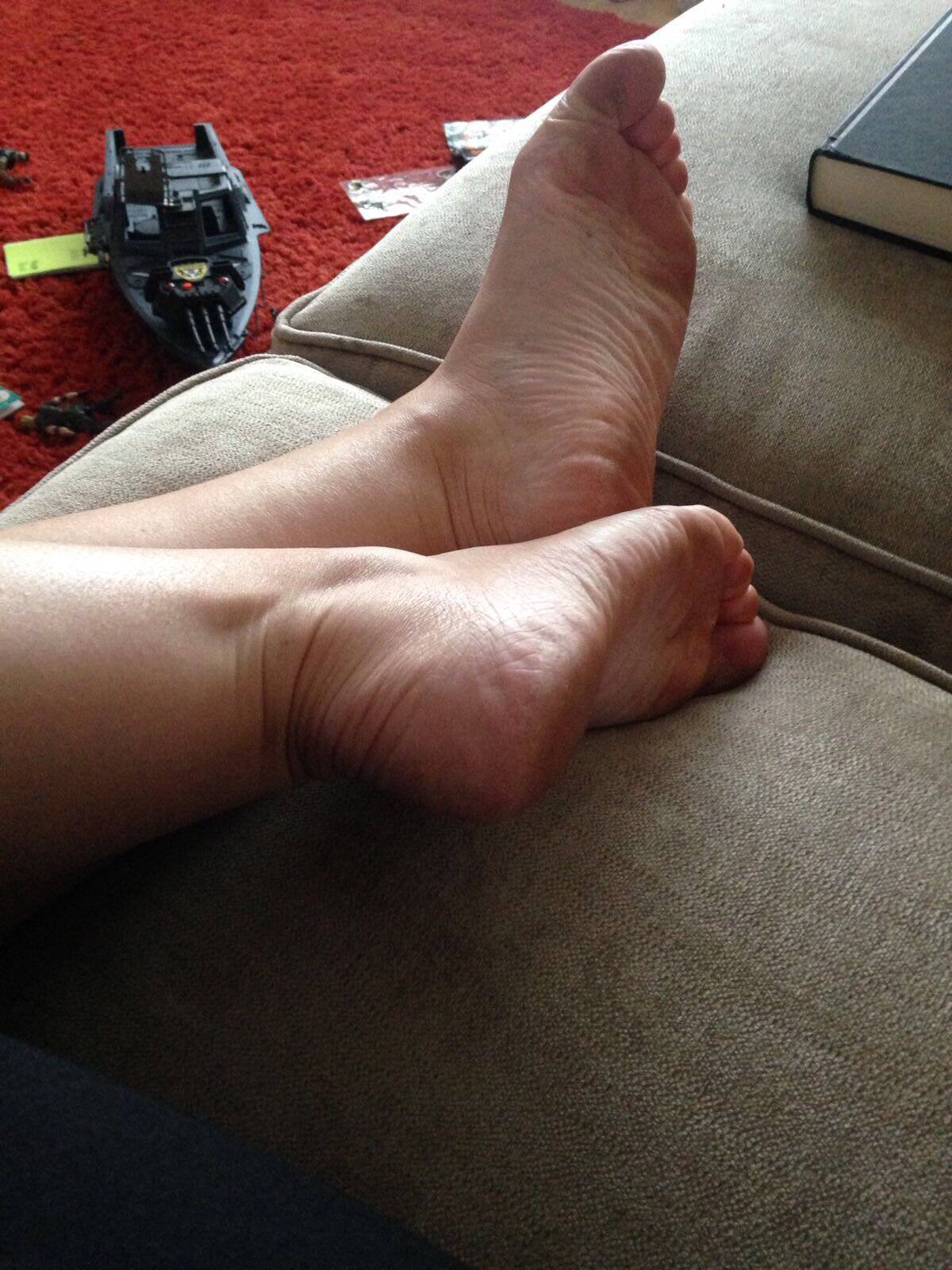 Wifes Sexy Feet facesitting tmb