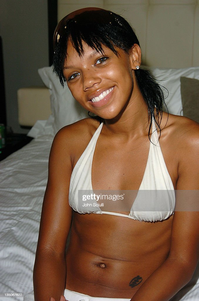 cherie hilton recommends Kiely Williams Bikini