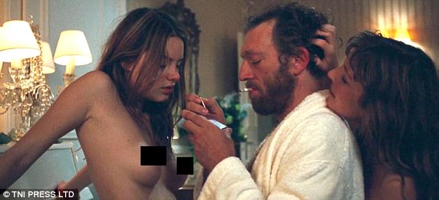 dipen shakya recommends Vincent Cassel Sex Scene