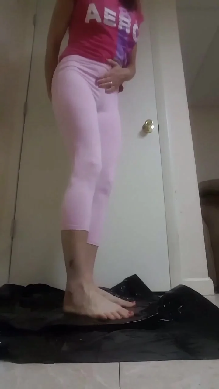 becky deangelo recommends hot milfs in yoga pants pic