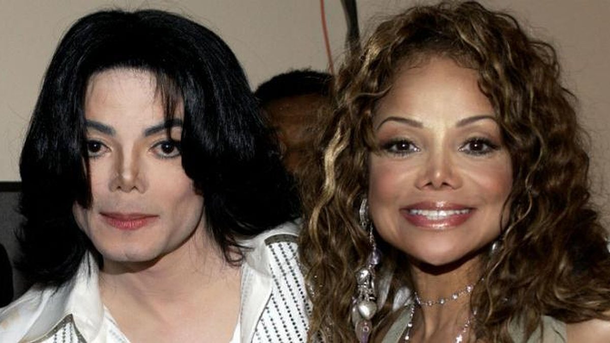 bailey mcwilliams add photo latoya jackson a cop