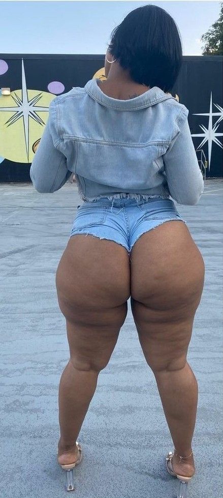 big booty black moms