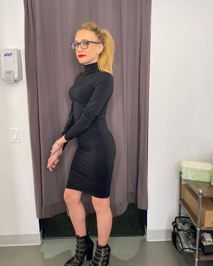 alan boo recommends katherine timpf ass pic