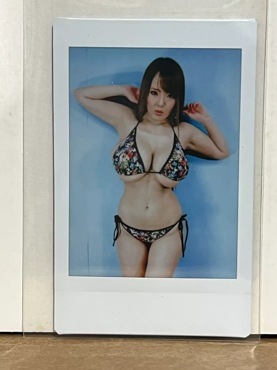 danielle warshefski share hitomi tanaka blue bikini photos