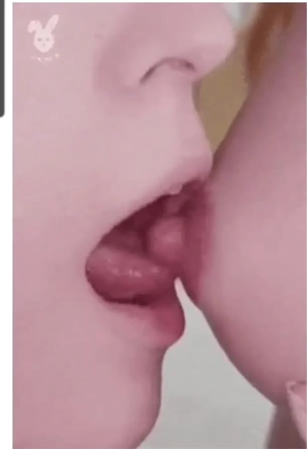 Best of Lesbian tit licking videos