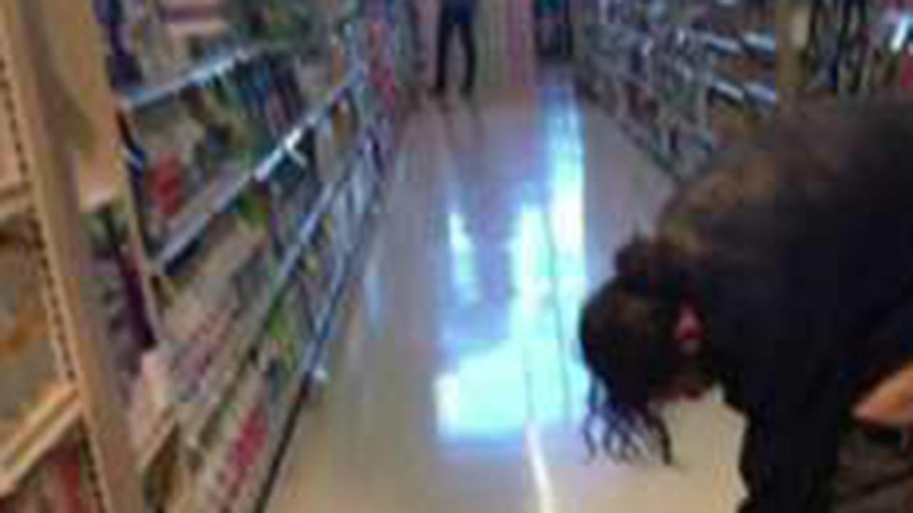 ang jin add photo woman poops in supermarket