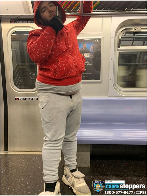 cade warden recommends woman masturbates on subway pic