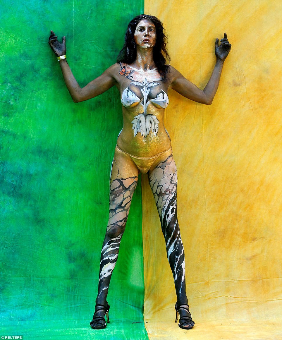 alex do recommends female body painting festival pic