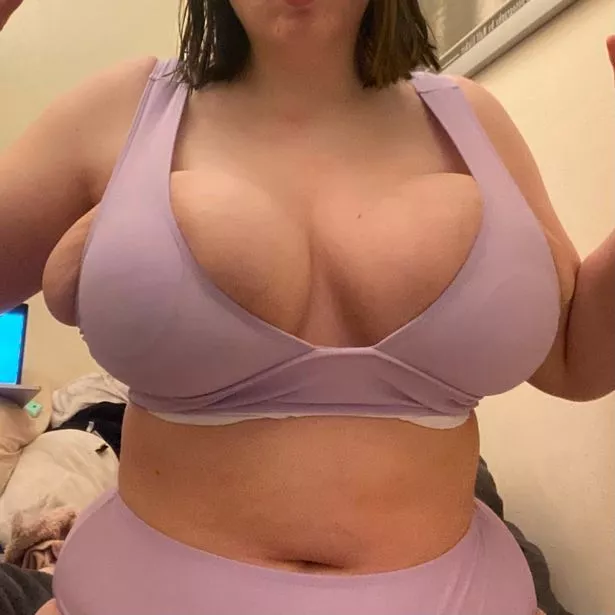 ashu nimi share chubby huge tits photos