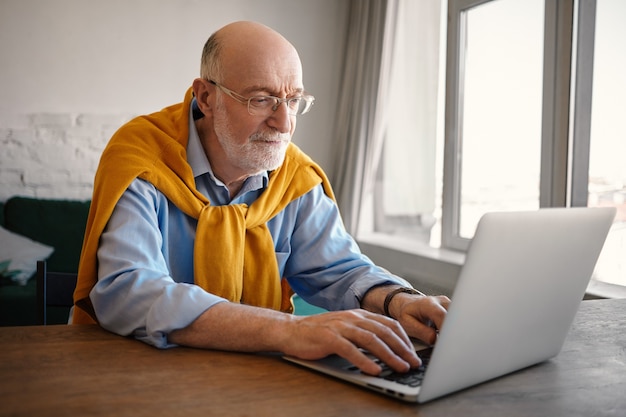 benjie cabrera add old men getting head photo