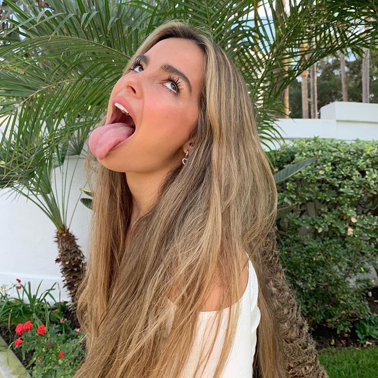 ana love u recommends addison rae sticking her tongue out pic