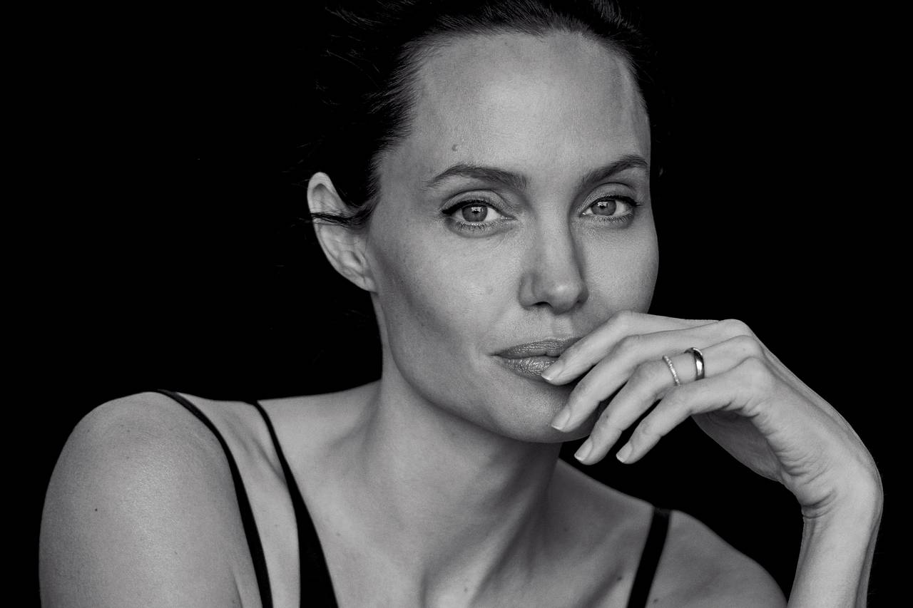 Angelina Jolie Giving Head rhound videos