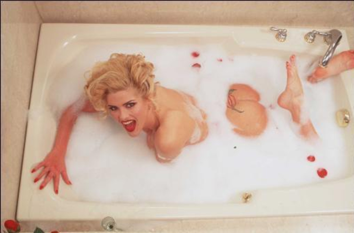 anna nicole smith bath