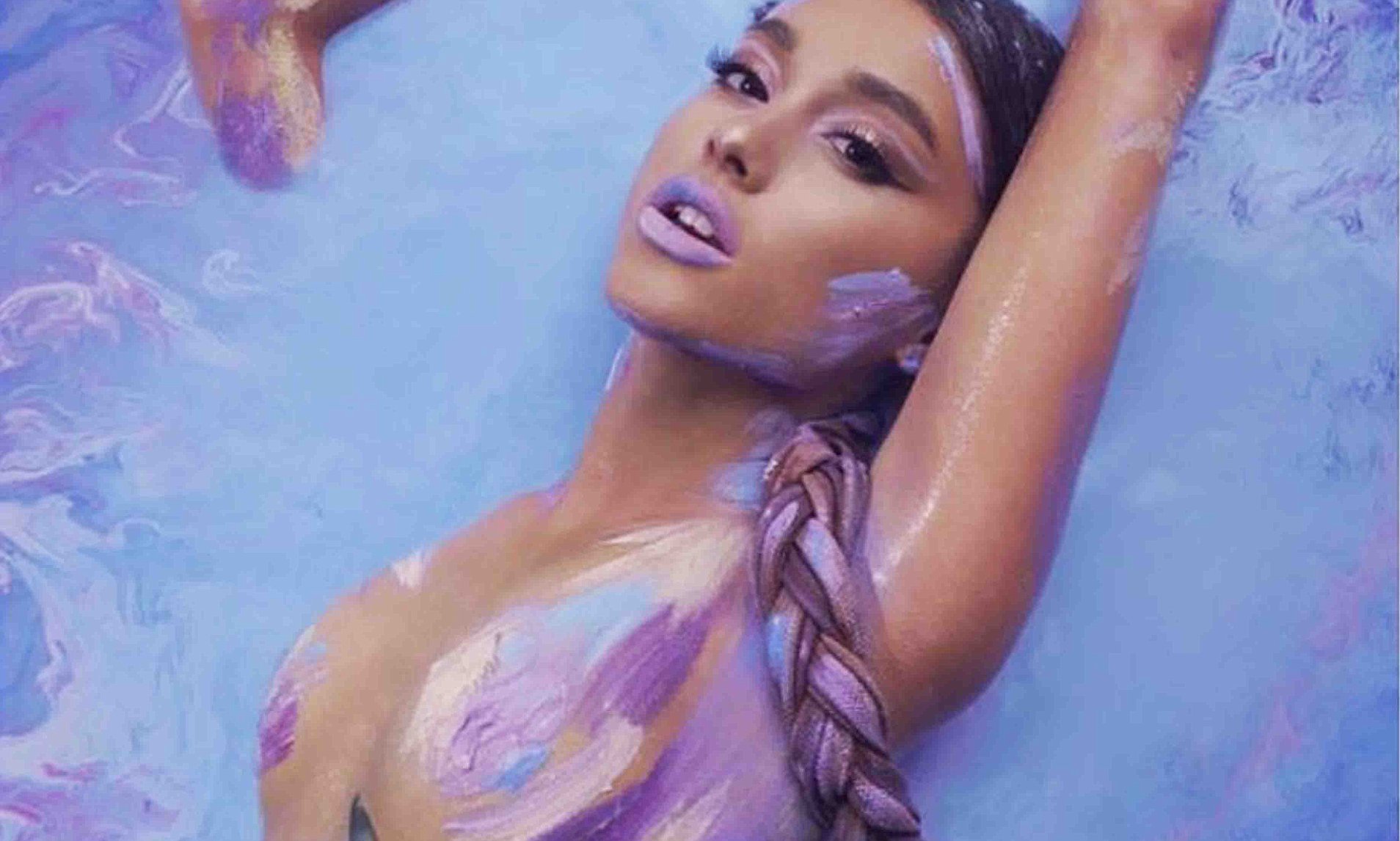 brian ludemann recommends ariana grande showing boobs pic