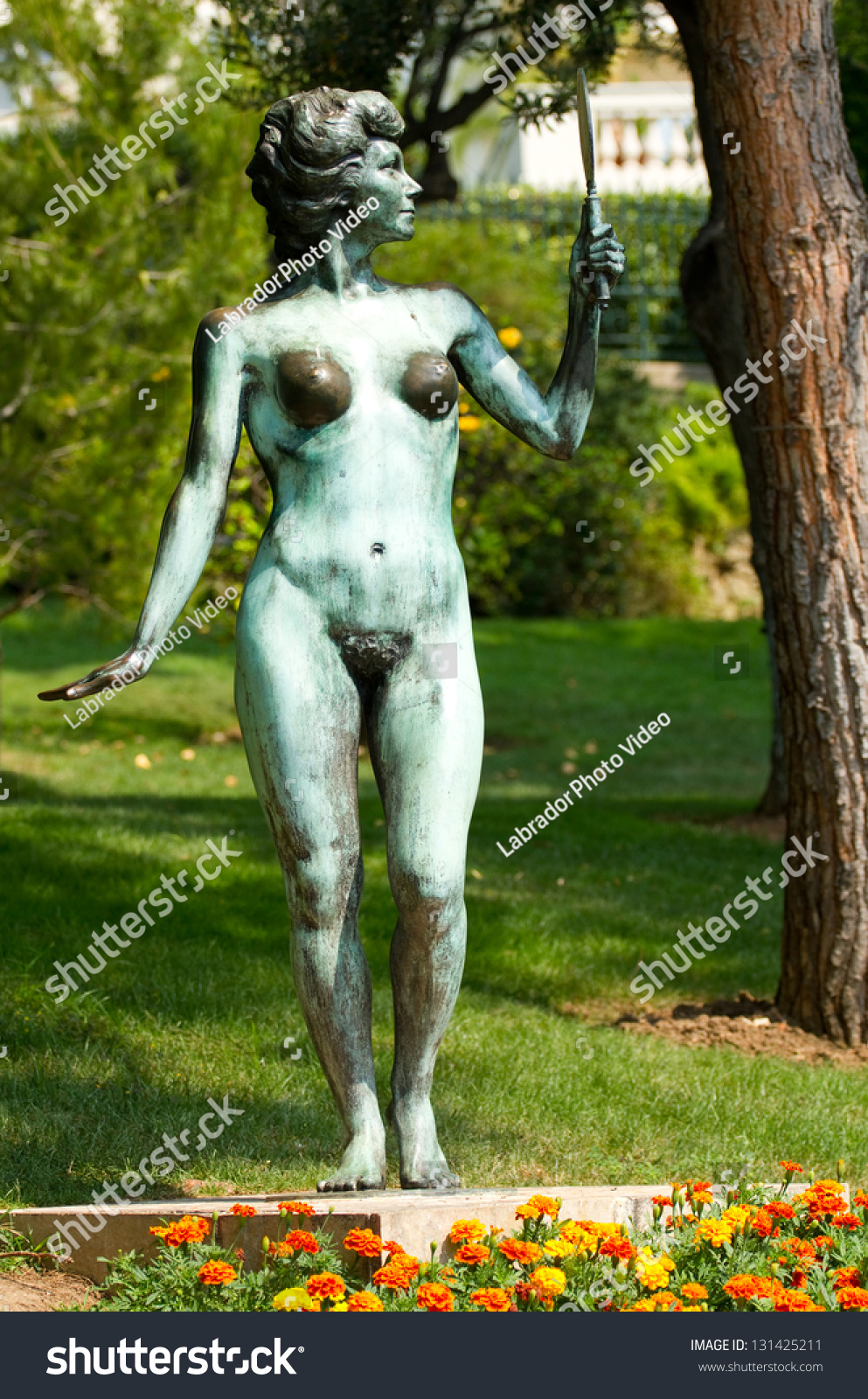 Best of Nude in the park