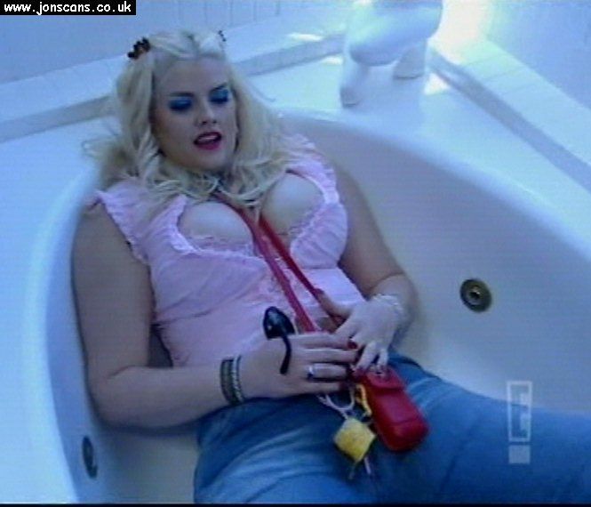 barbara grimes davis recommends anna nicole smith bath pic