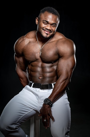 alex saylor recommends Naked Muscle Black Men