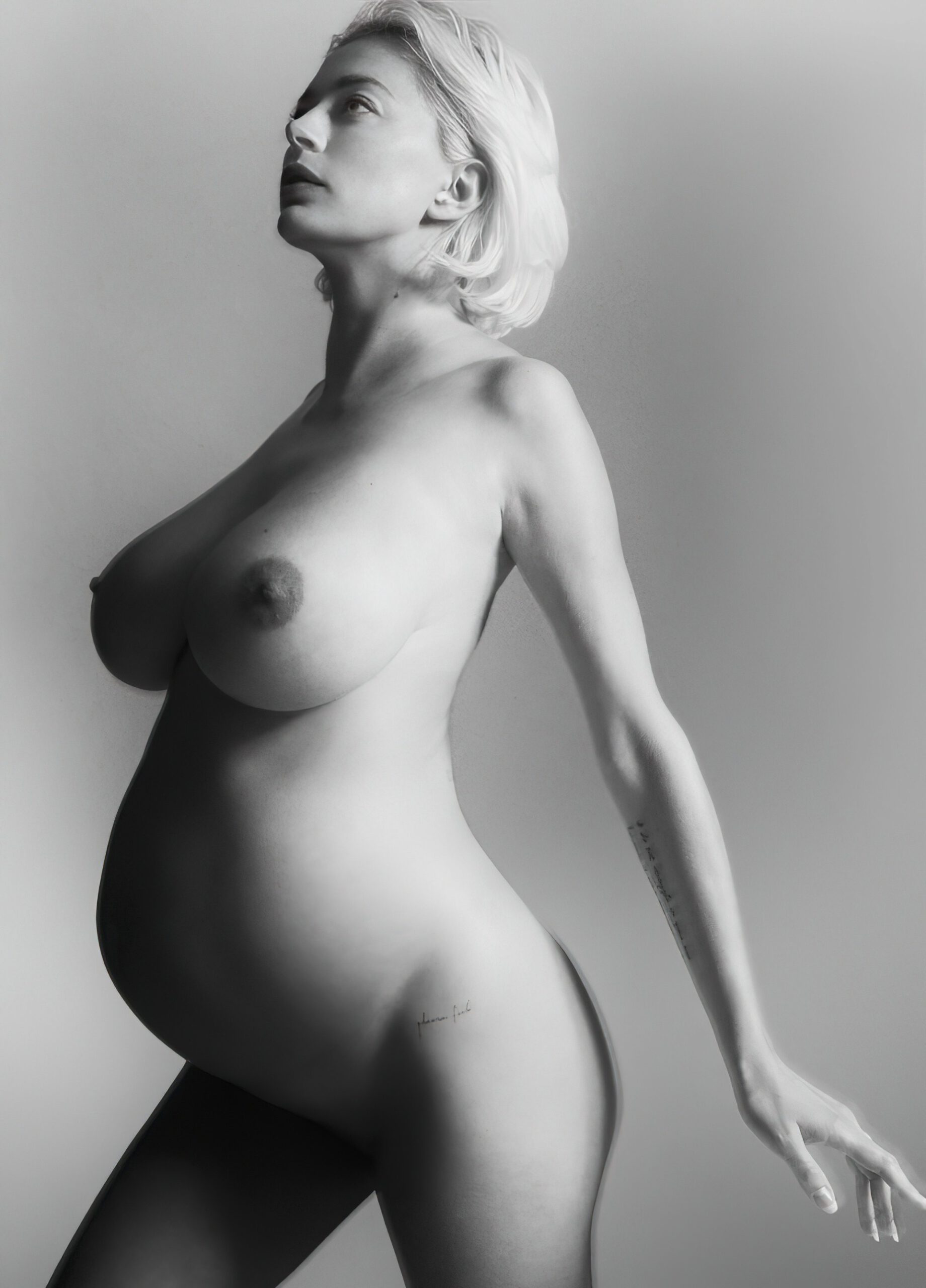 Caroline Vreeland Nude in way