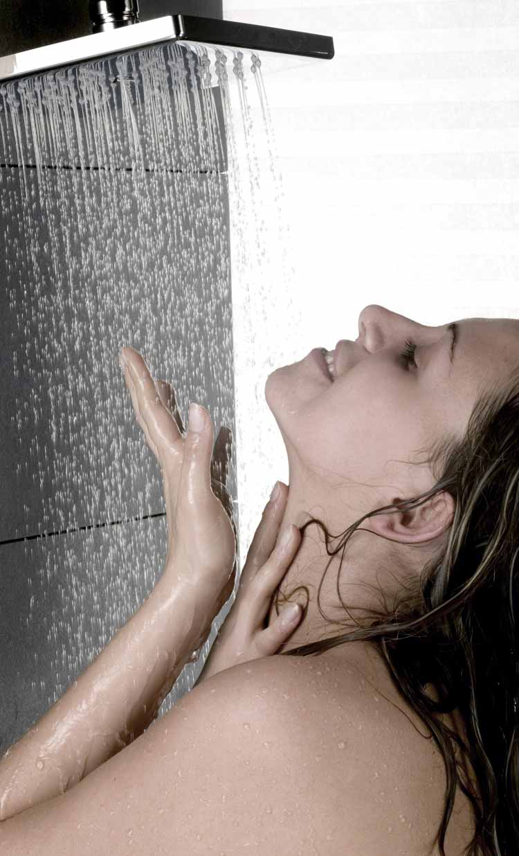 apoorv gehlot share chica en la ducha photos