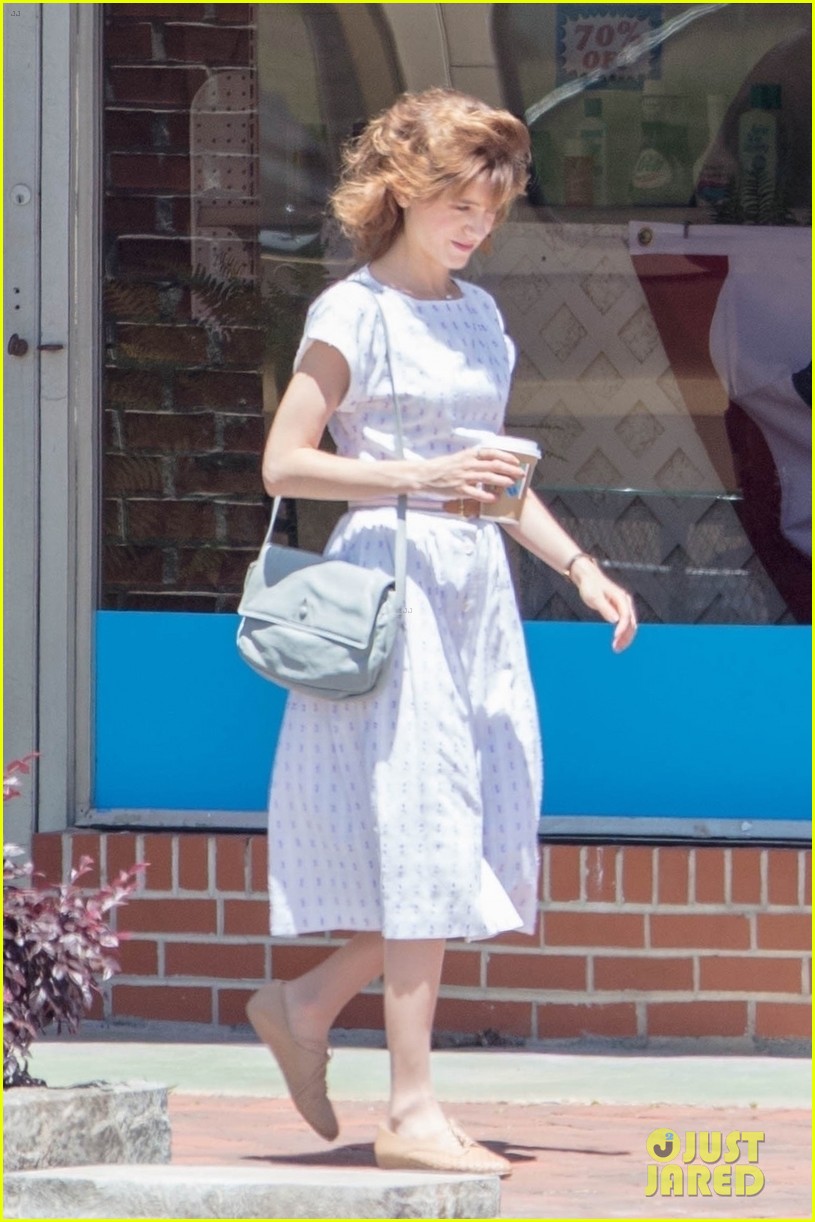 cody slaymaker recommends natalia dyer feet pic