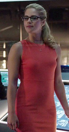 Emily Bett Rickards Leaked redhead wife