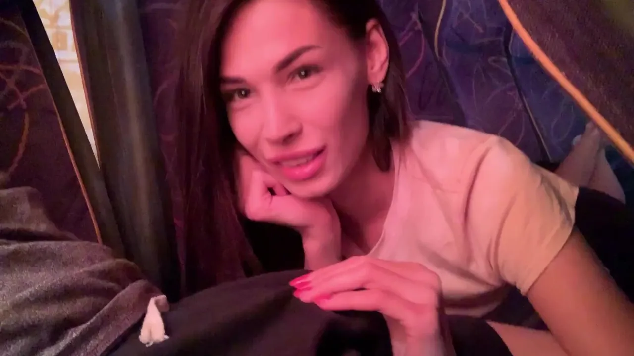 cecilia muniz recommends Blowjob On A Bus