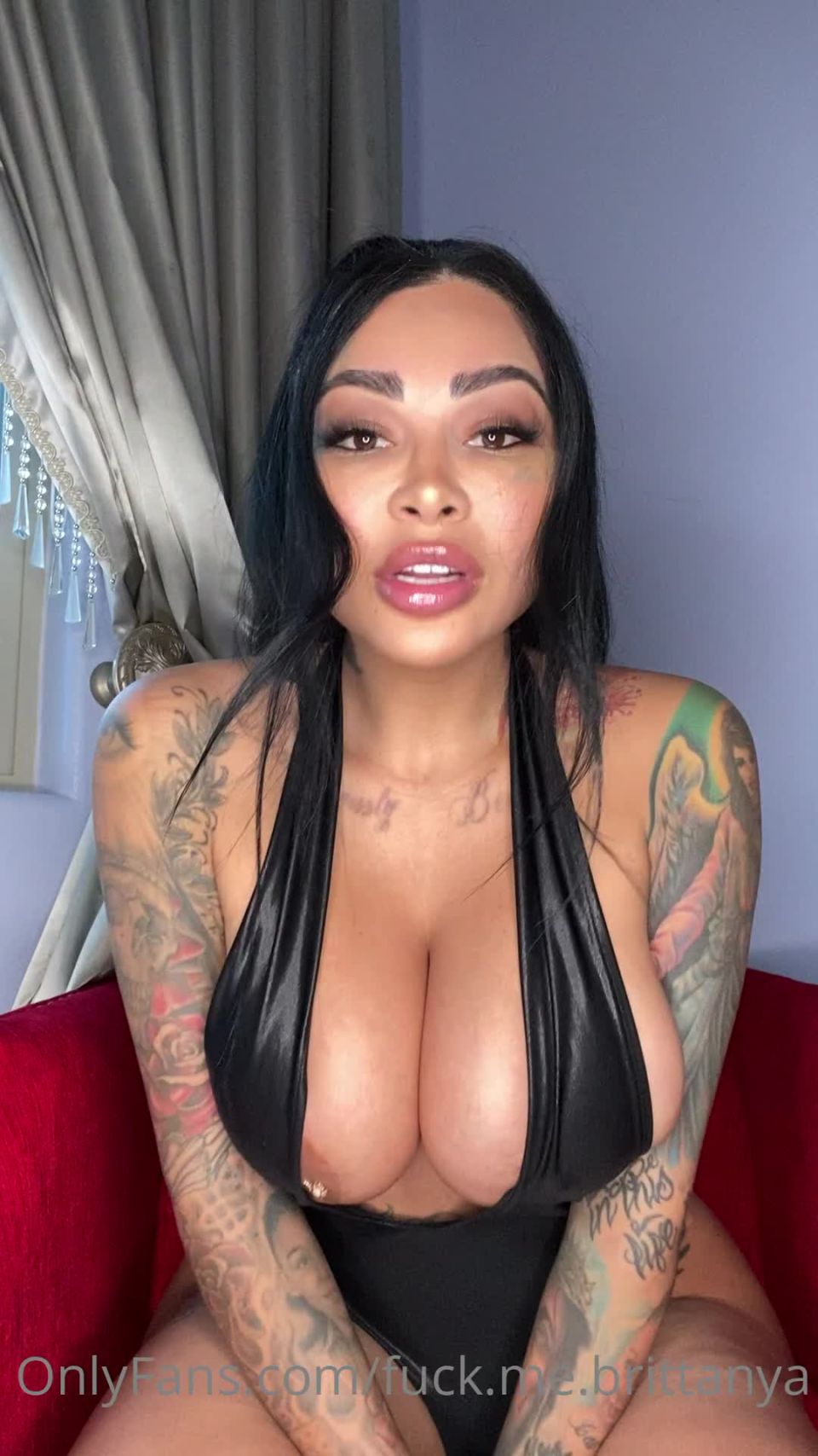 Brittanya Razavi Pov dusjen eldre