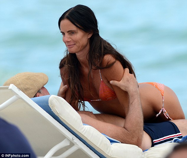 dan duncombe recommends gabrielle anwar sexy pic