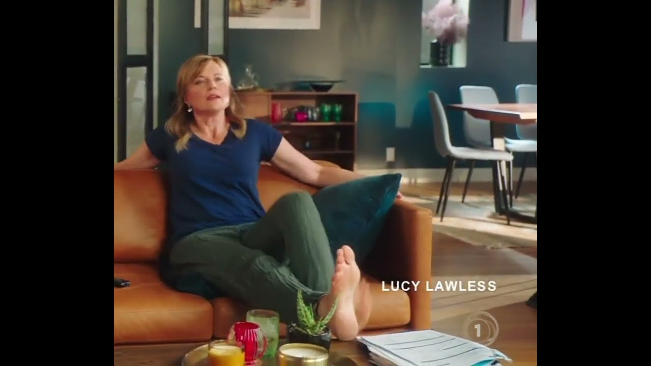 Lucy Lawless Toes doll tube