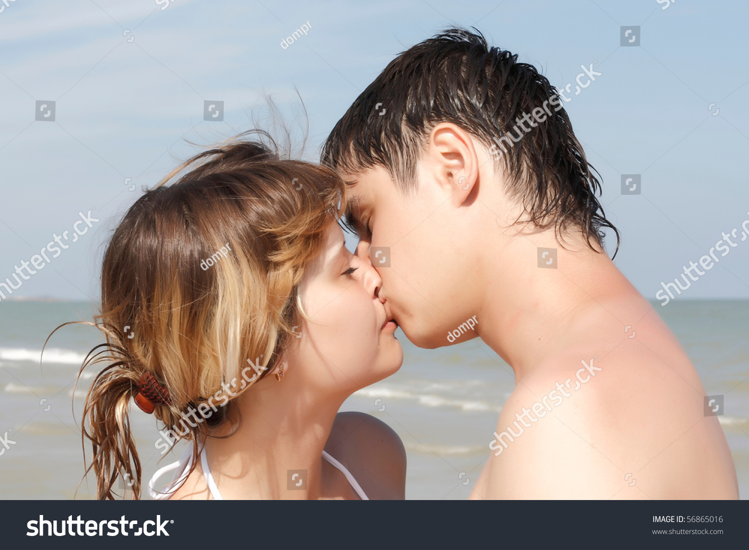 boody kmail recommends girls kissing a boys pic