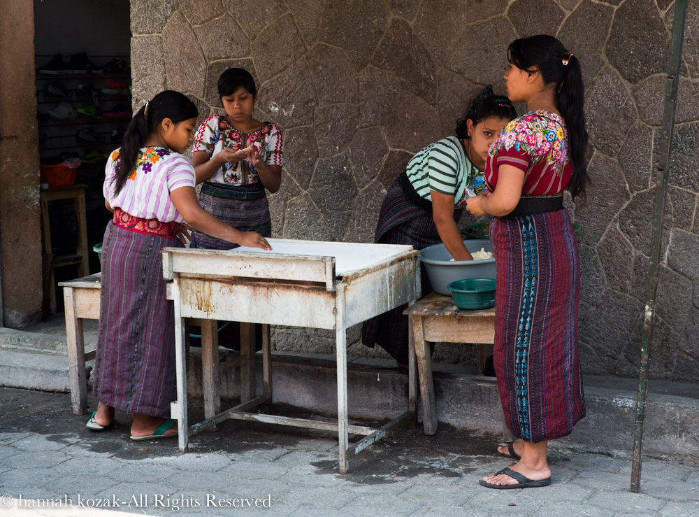 chicas de santiago atitlan